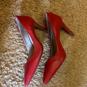 Red pumps